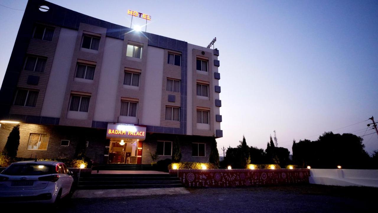 Hotel Badam Palace Удайпур Экстерьер фото